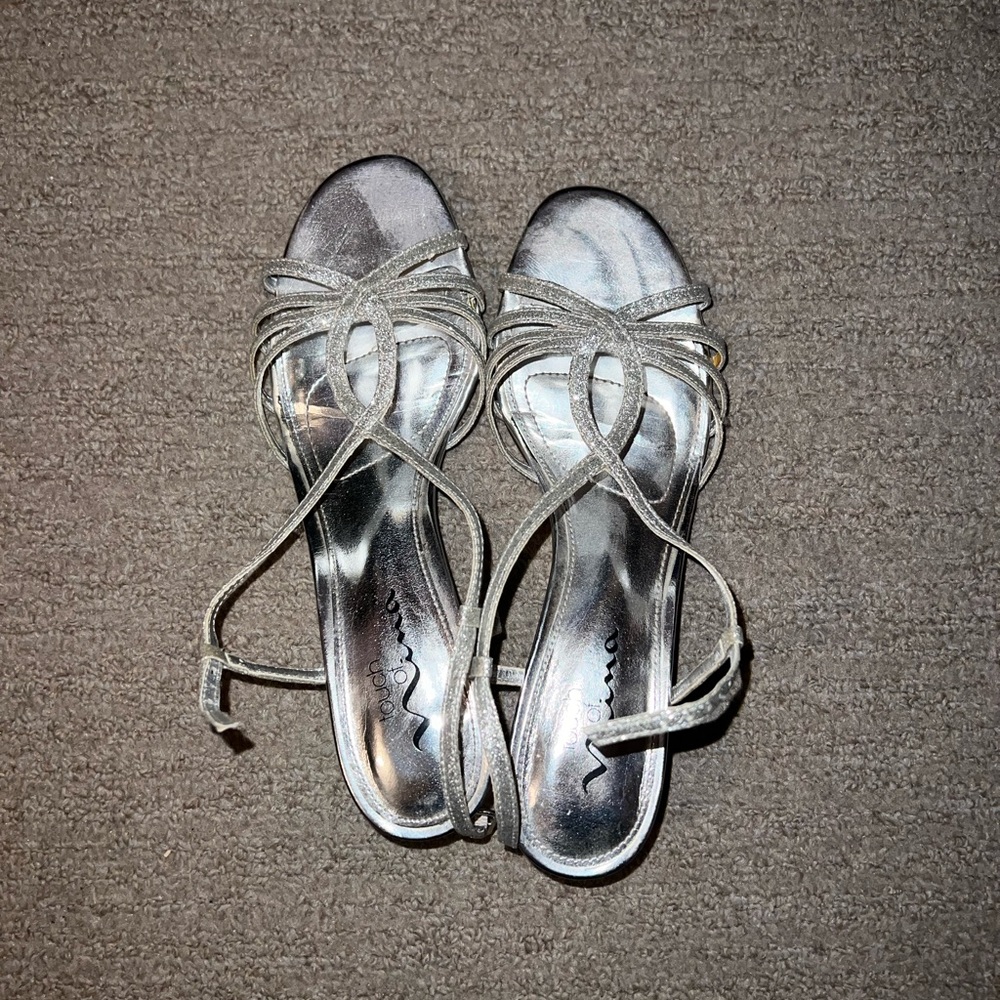 Sparkly dress shoes
